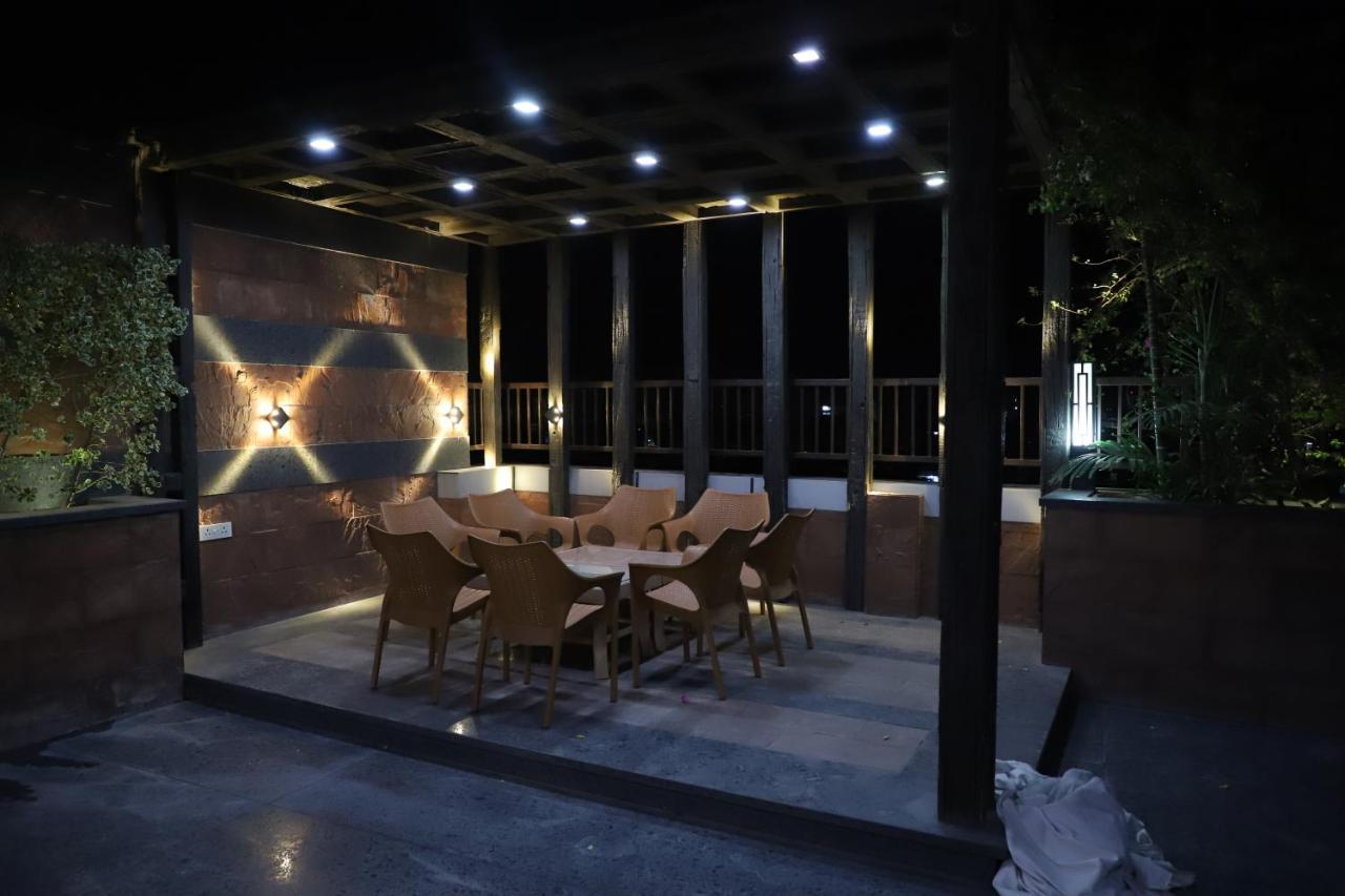 Republic Hotel パトナー エクステリア 写真